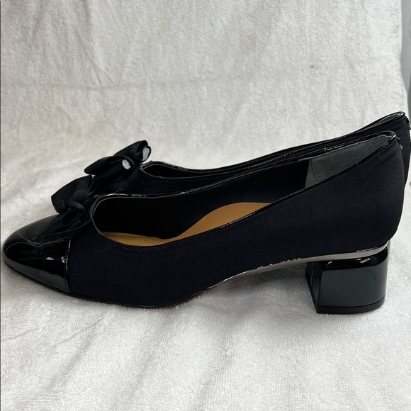J.Renee Black Patent Bow Heels - Picture 4 of 7